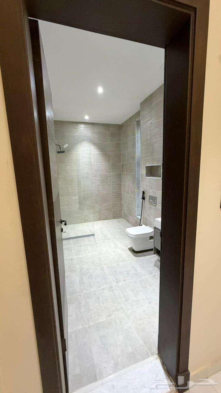 فيلا 10 غرف في ولي العهد 28