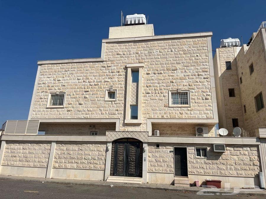 4 bedroom apartment in Bir Uthman 8