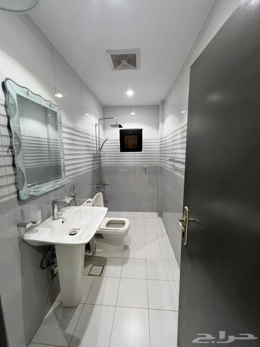 8 bedroom apartment in Al Areedh 4