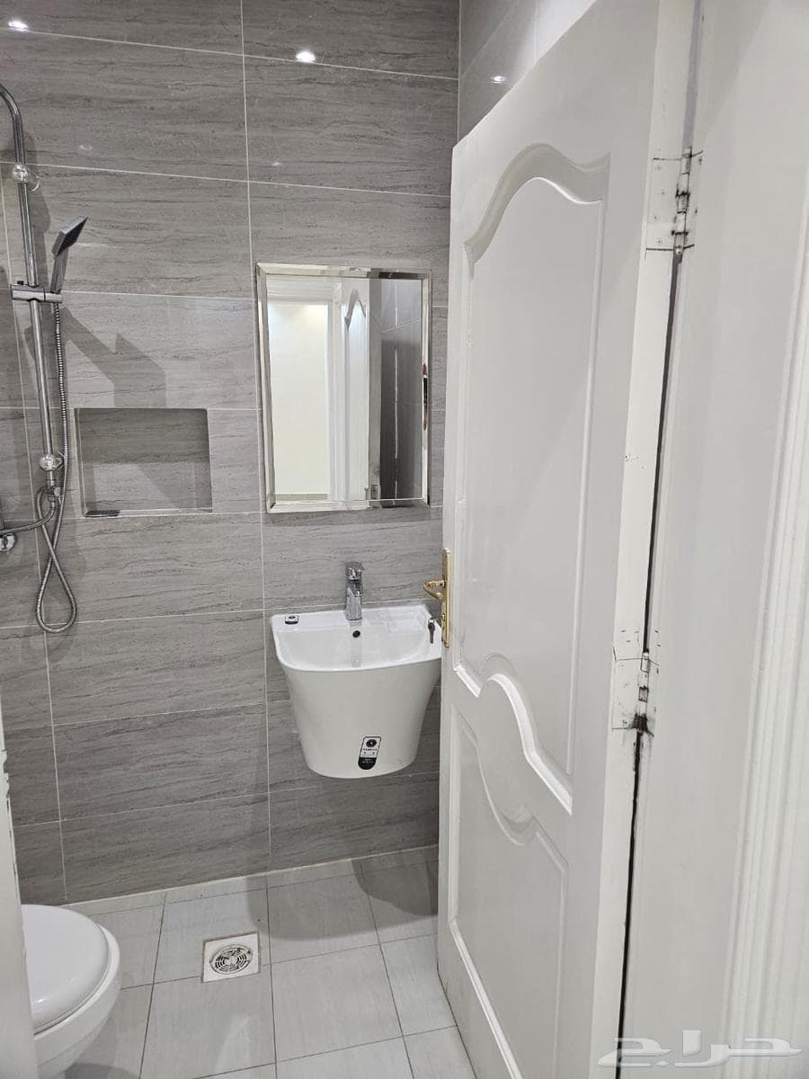 شقة  في الجمعة 2