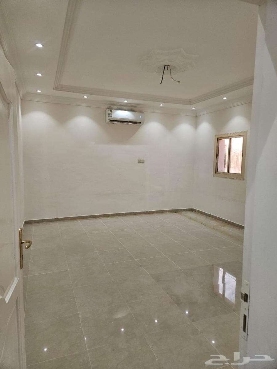 شقة  في الجمعة 5