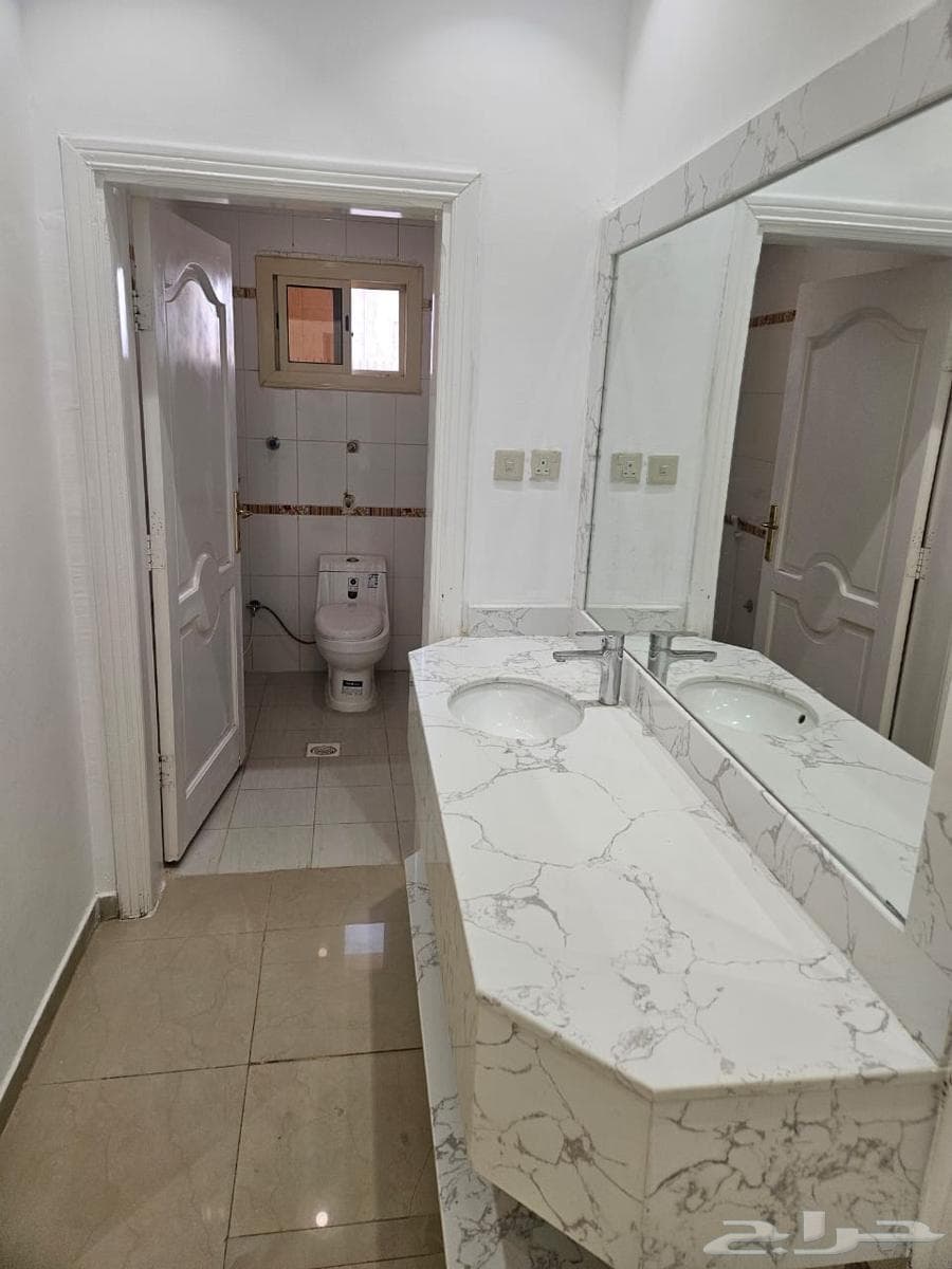 شقة  في الجمعة 6