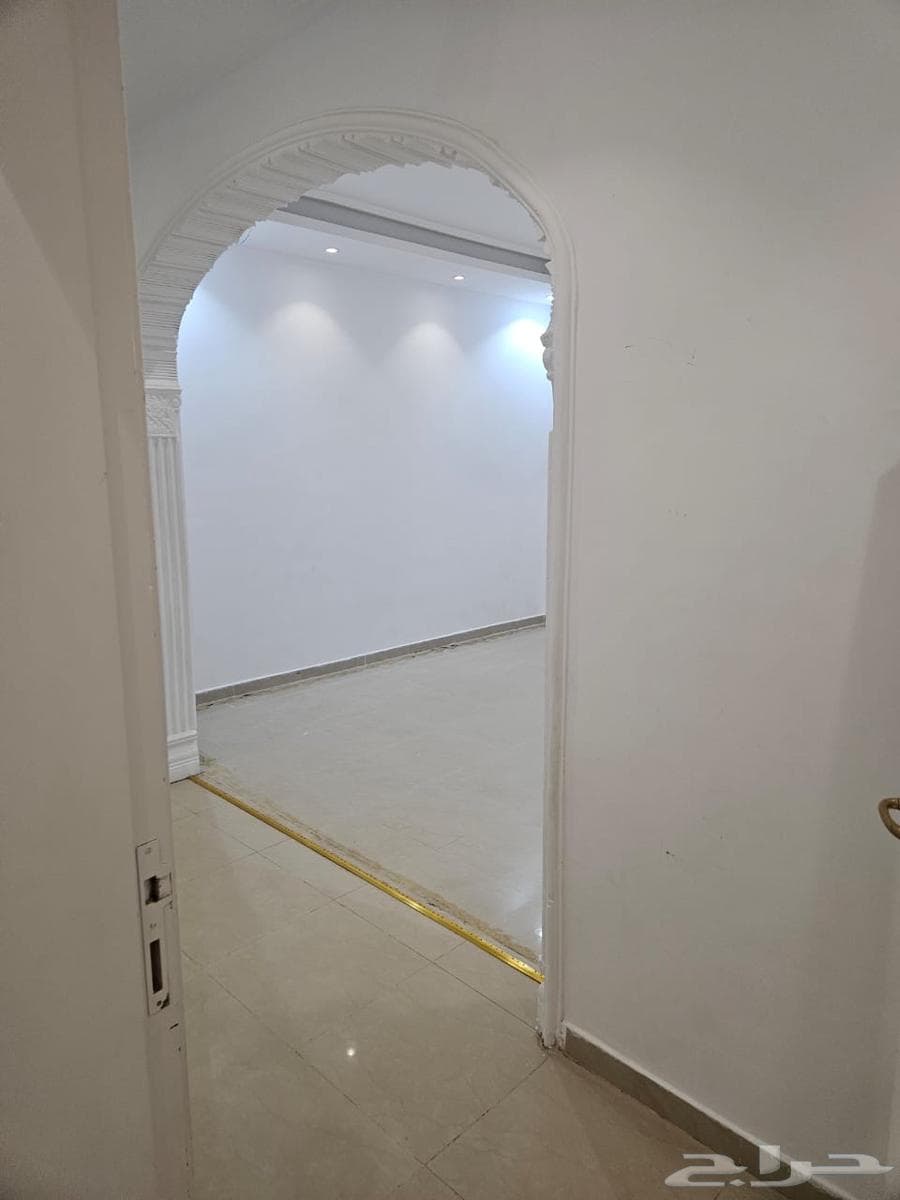 شقة  في الجمعة 10