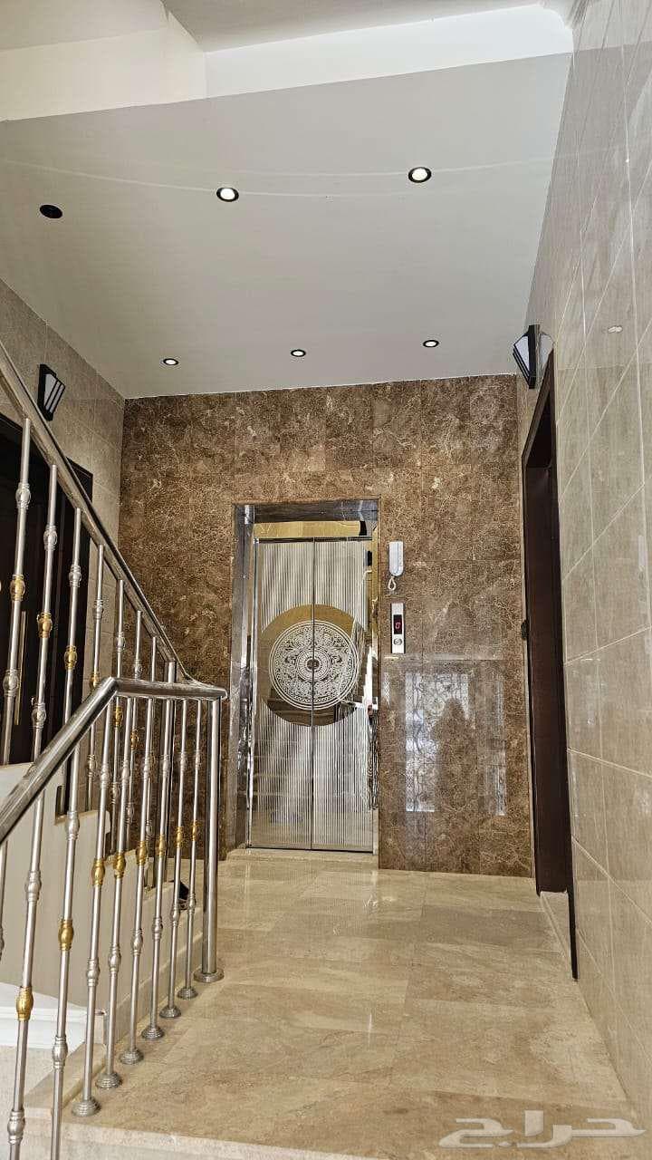 شقة 5 غرف في الرانوناء 3