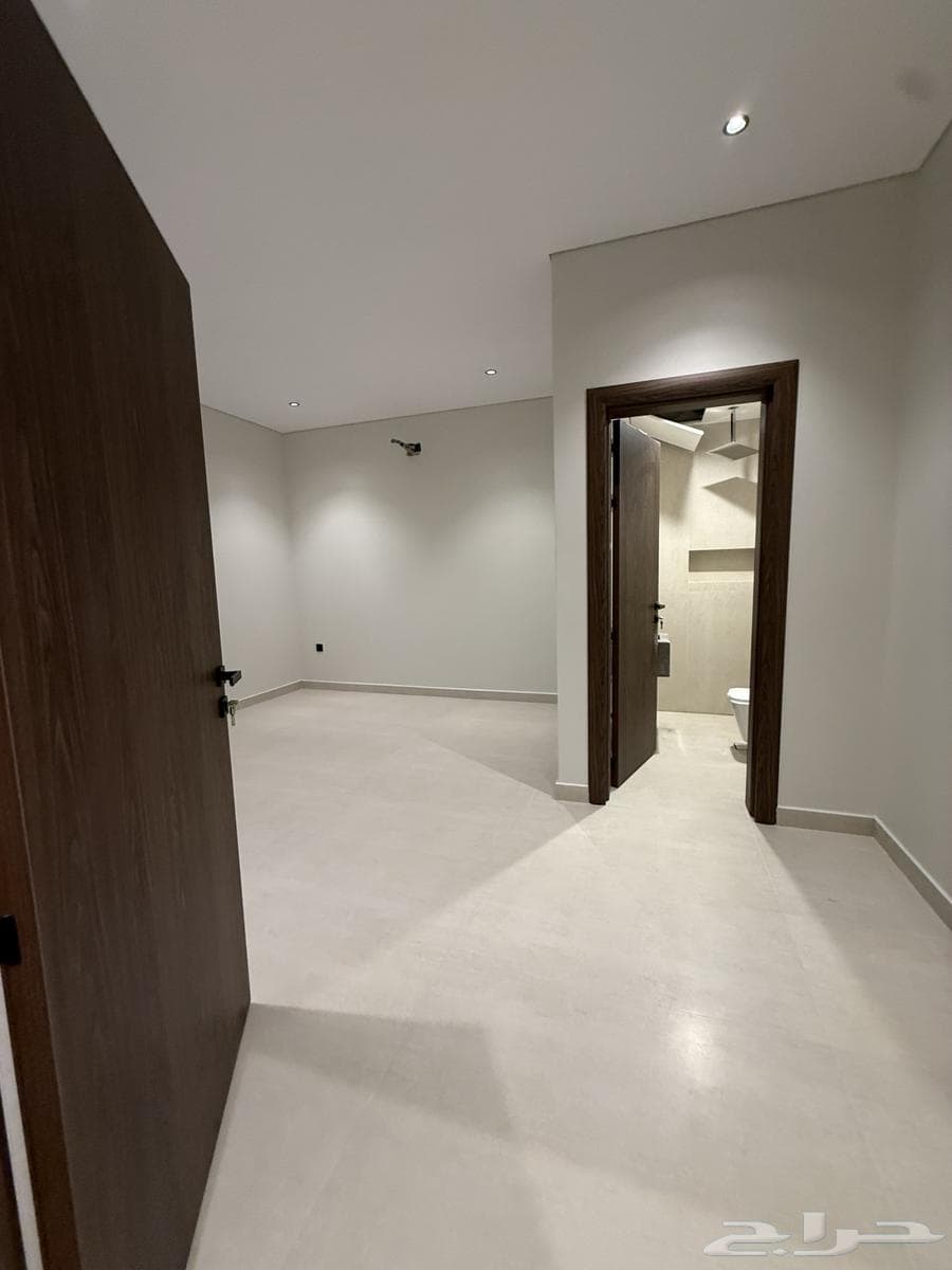 فيلا 8 غرف في عين الخيف 13