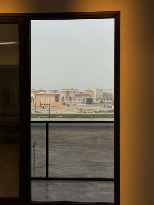 شقة 4 غرف في الحمرا 12