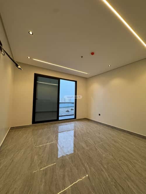 شقة 4 غرف في الحمرا 9