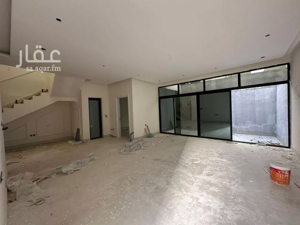 فيلا 7 غرف في الأمواج 4