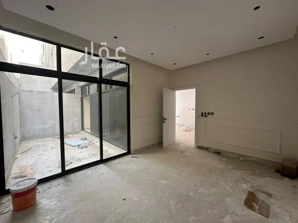 فيلا 7 غرف في الأمواج 5