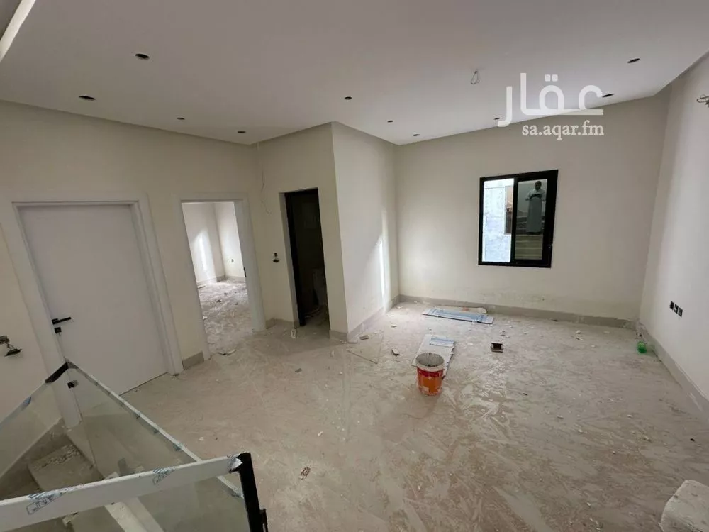 فيلا 7 غرف في الأمواج 10