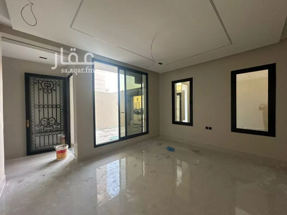 فيلا 7 غرف في الشراع 10