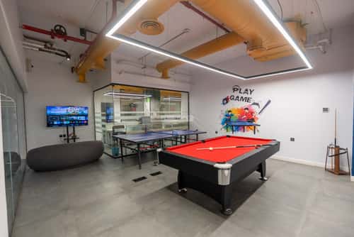 9000 sqm office in As Suwaidi 10