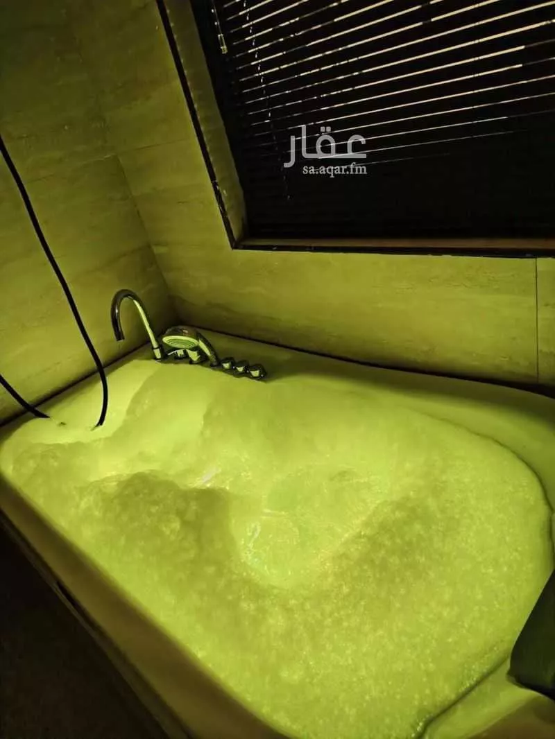 شقة 3 غرف في العقيق 5