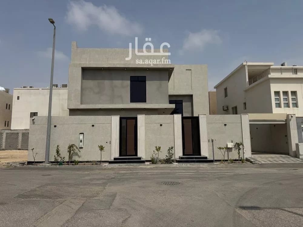 5 bedroom villa in Ar Rakah Al Janubiyah 1