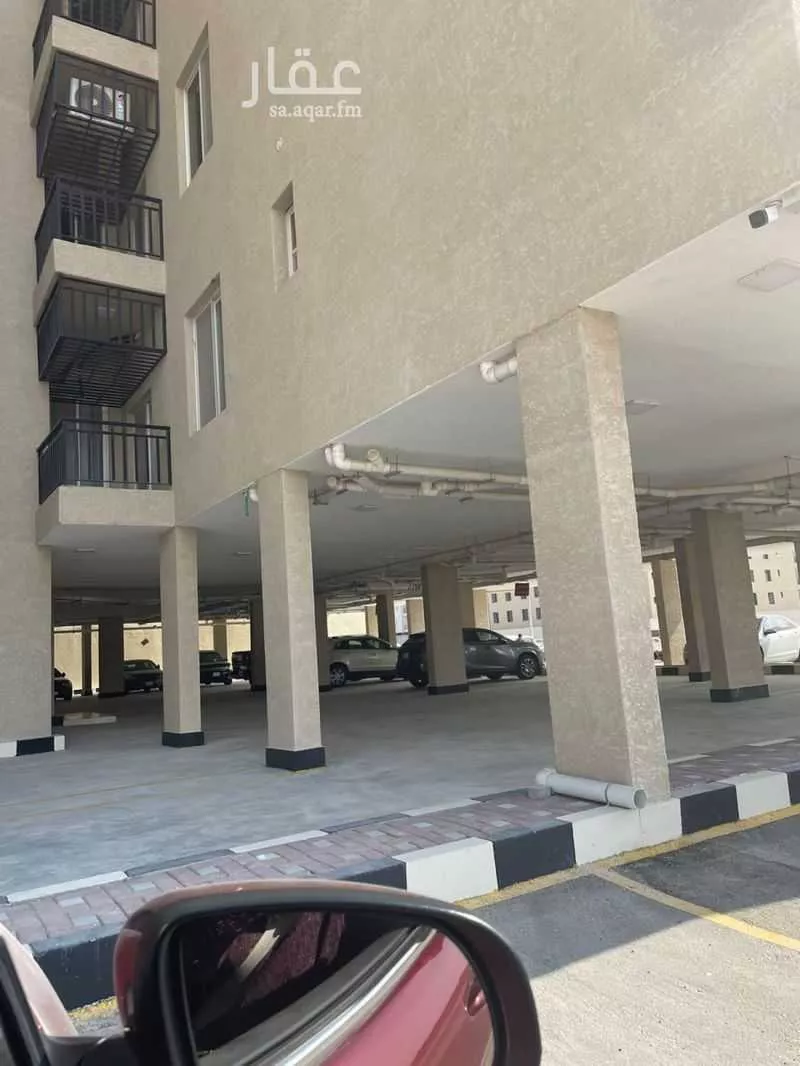 شقة 4 غرف في الحمرا 12