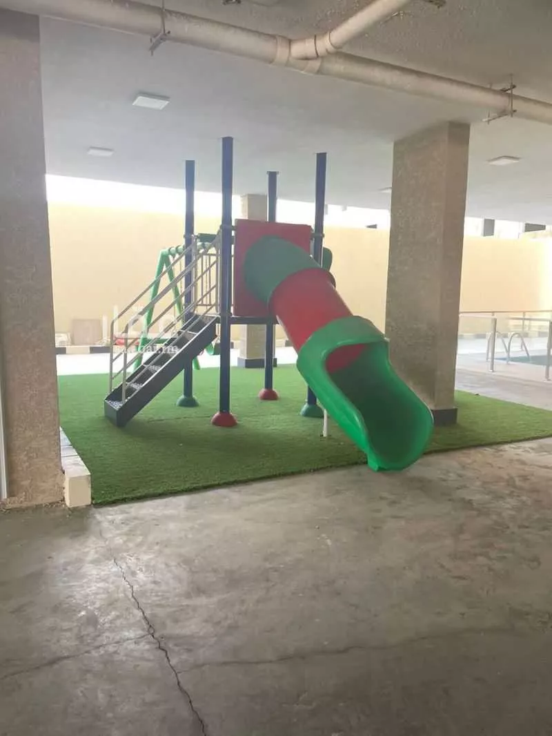 شقة 4 غرف في الحمرا 14