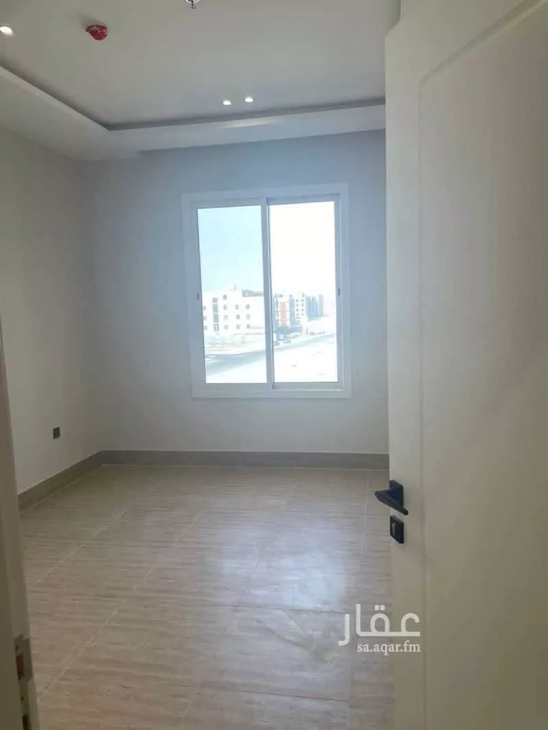 شقة 4 غرف في الحمرا 6