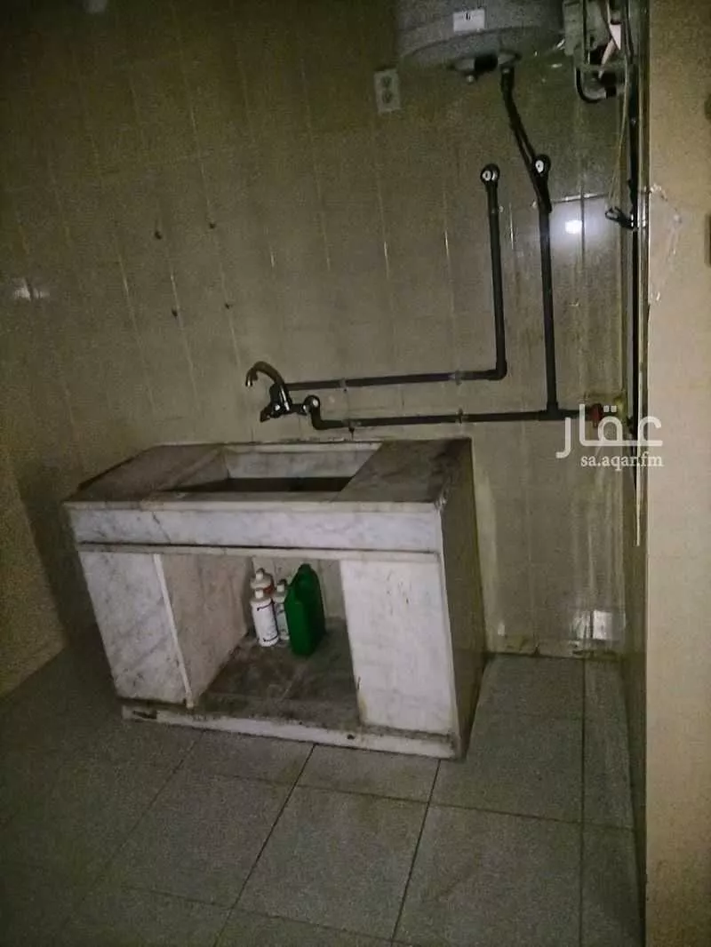 عمارة 325 م² في الثقبة 8