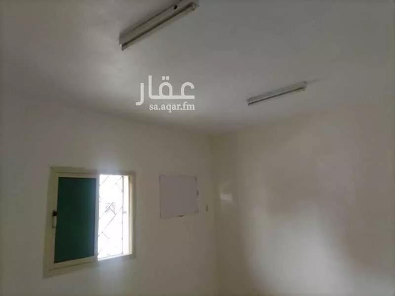 عمارة 325 م² في الثقبة 10