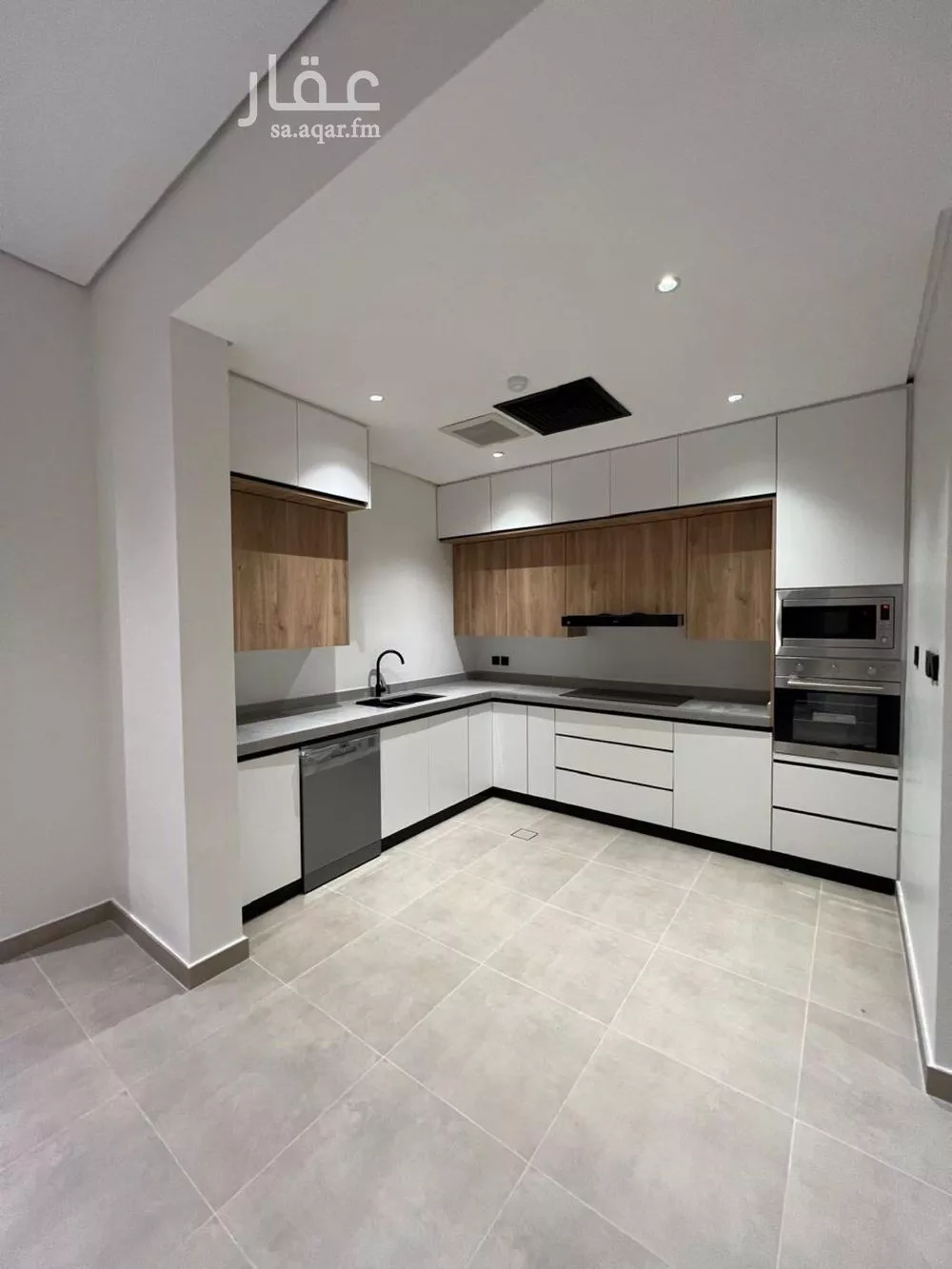 شقة 3 غرف في العارض 1