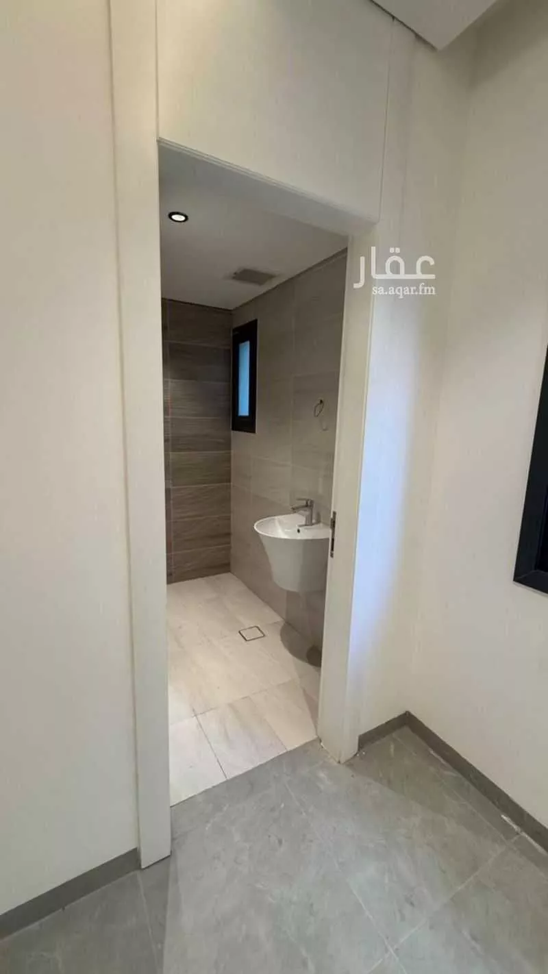 شقة 4 غرف في الرمال 5