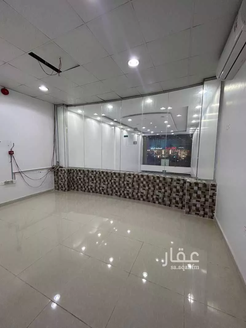 محل 900 م² في ظهرة لبن 11