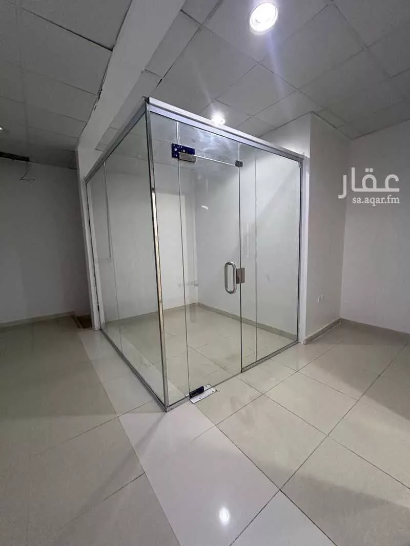 محل 900 م² في ظهرة لبن 12