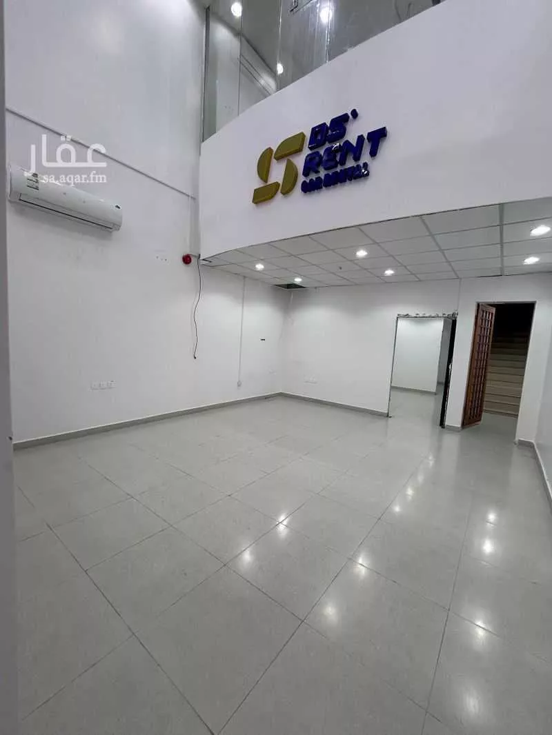 محل 900 م² في ظهرة لبن 7