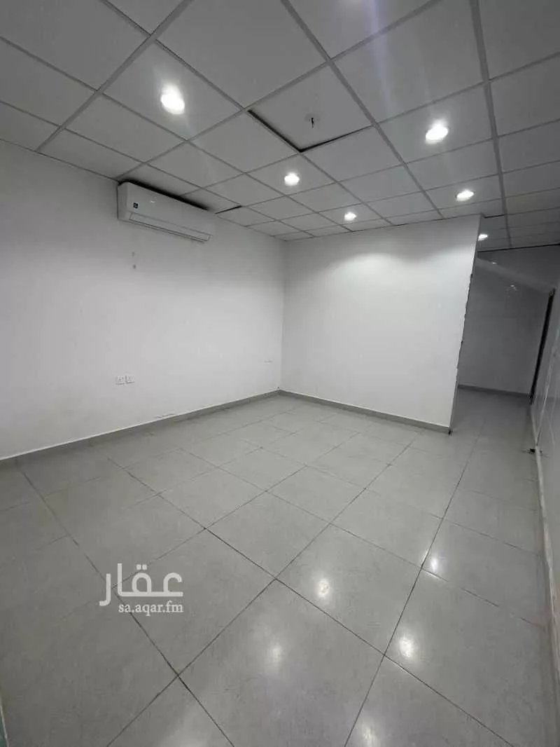 محل 900 م² في ظهرة لبن 8