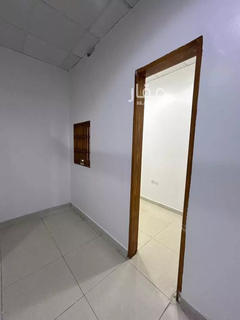 محل 900 م² في ظهرة لبن 10