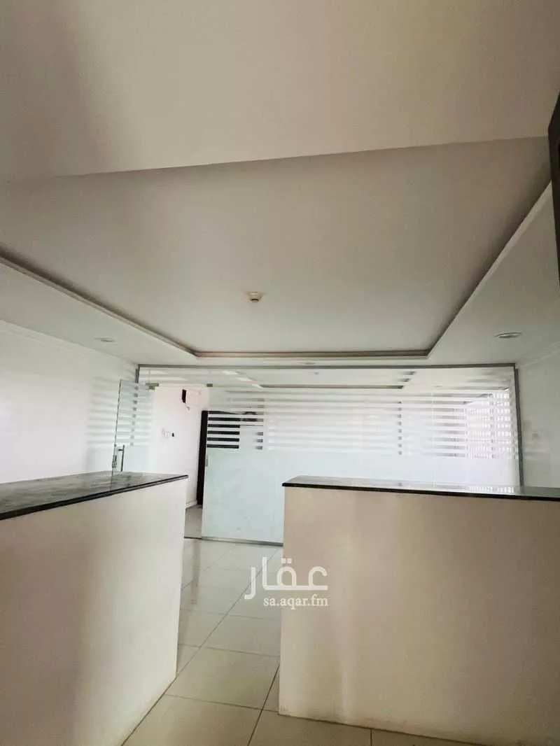 محل 2250 م² في السلي 7