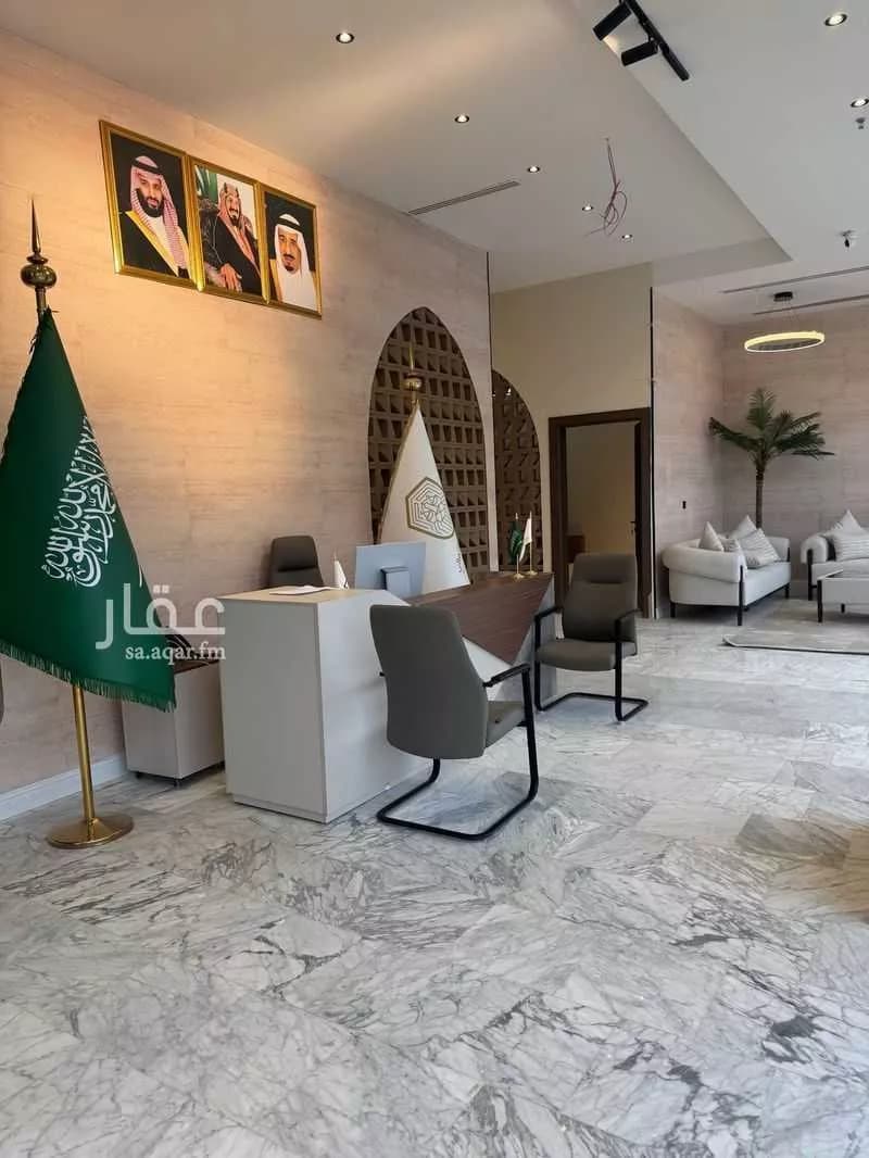 محل 260 م² في العليا 1