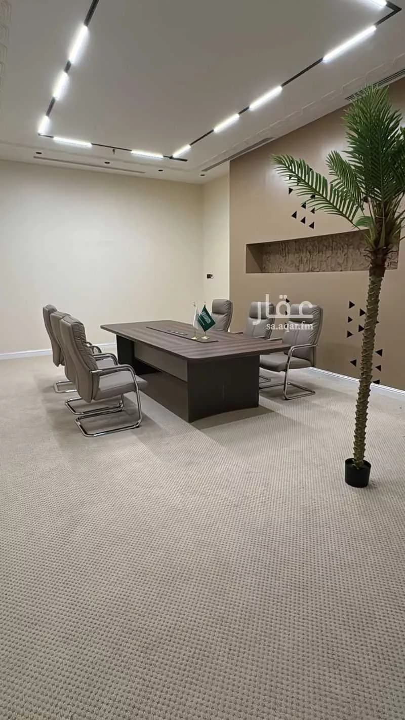 محل 260 م² في العليا 4