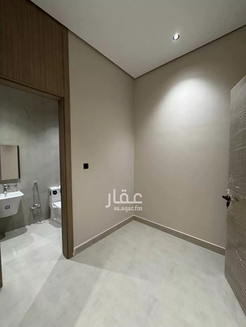 5 bedroom floor in Al Janadriyah 16