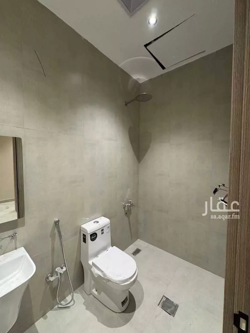 5 bedroom floor in Al Janadriyah 17