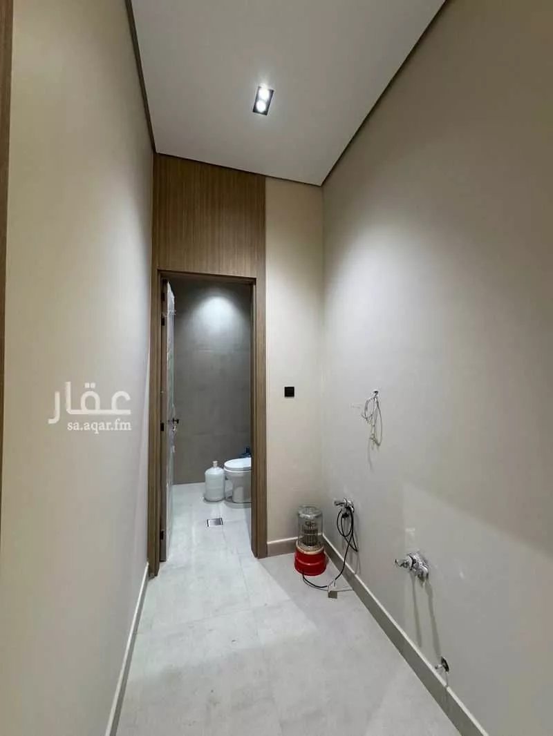5 bedroom floor in Al Janadriyah 4
