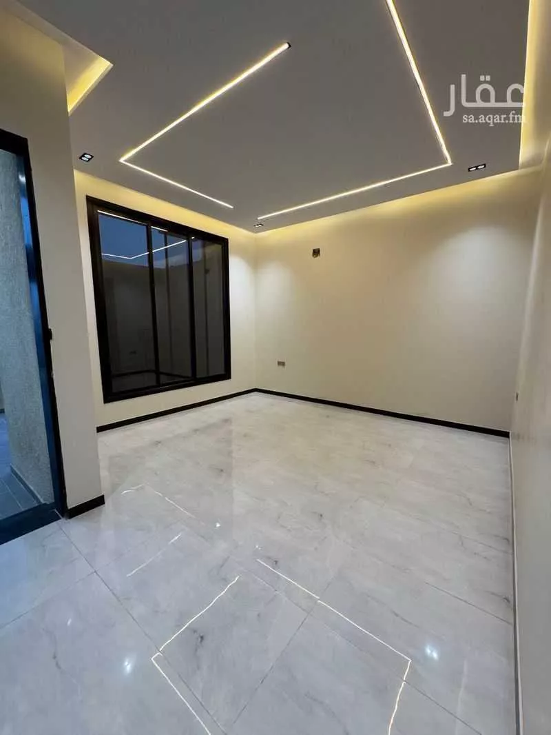4 bedroom floor in Al Janadriyah 2