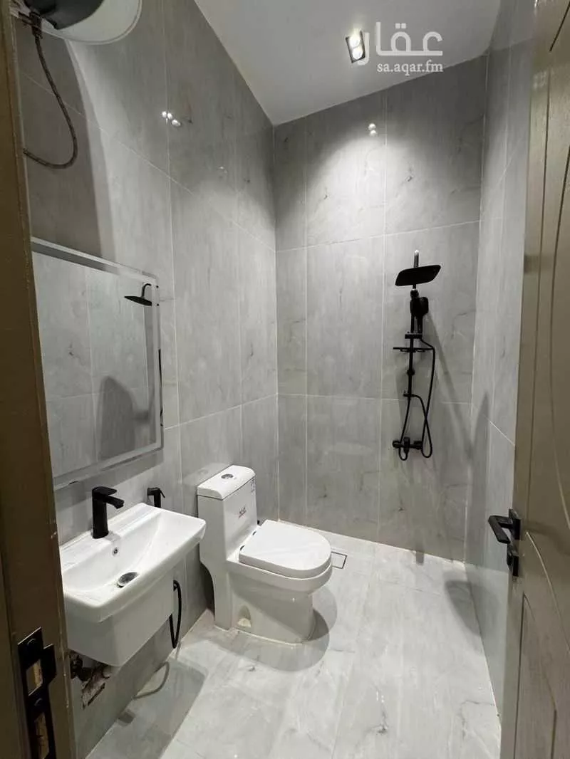 4 bedroom floor in Al Janadriyah 14