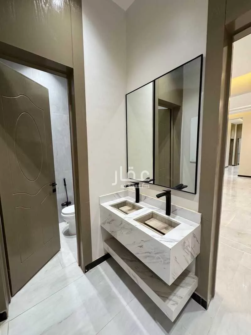 4 bedroom floor in Al Janadriyah 3