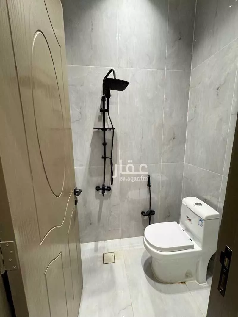 4 bedroom floor in Al Janadriyah 4