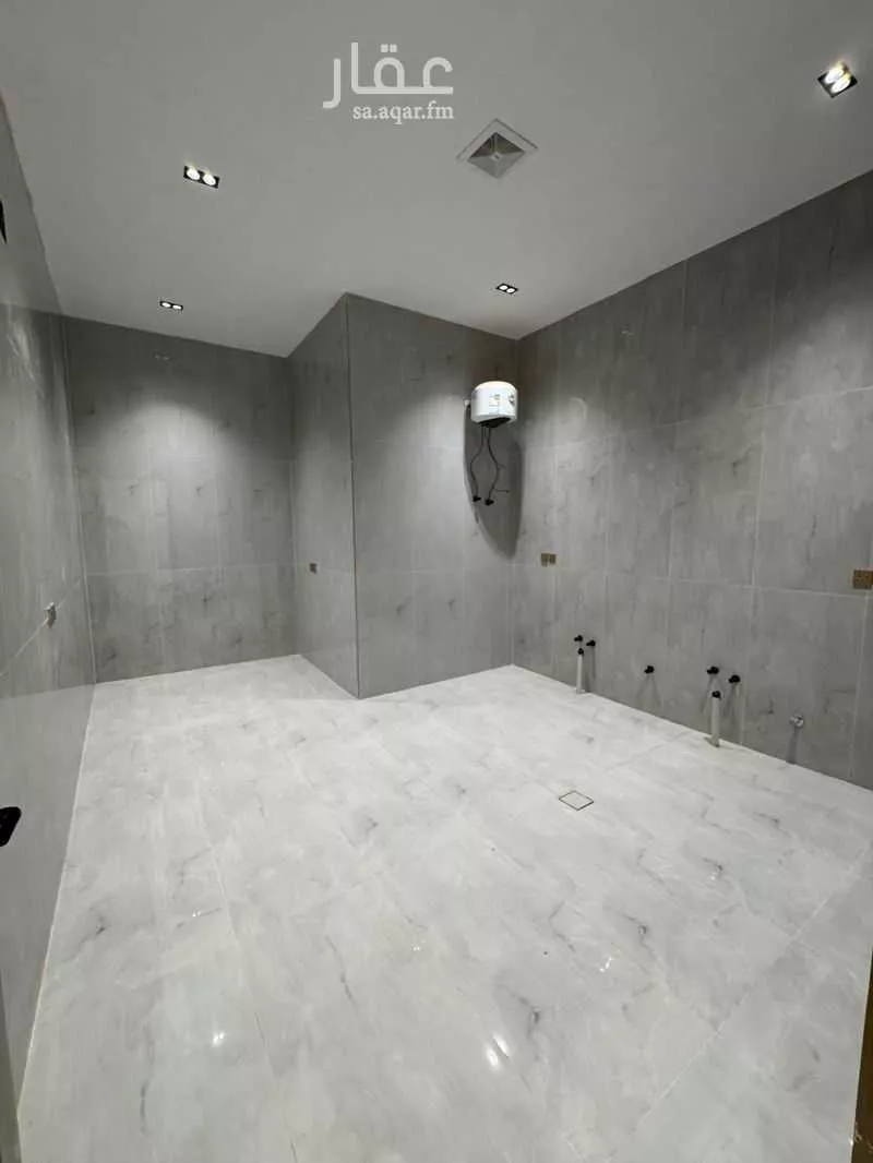 4 bedroom floor in Al Janadriyah 7