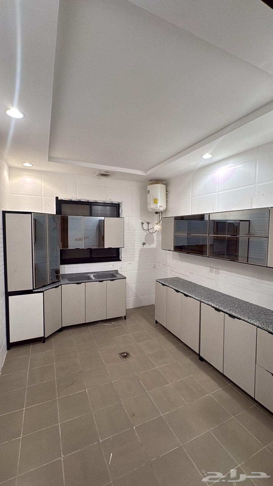 شقة 6 غرف في الرمال 1