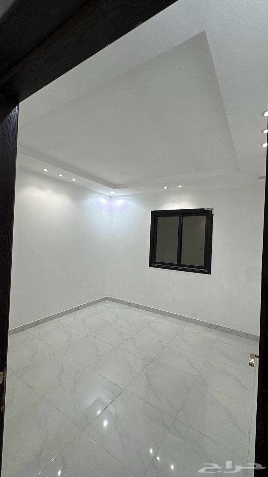 شقة 6 غرف في الرمال 7