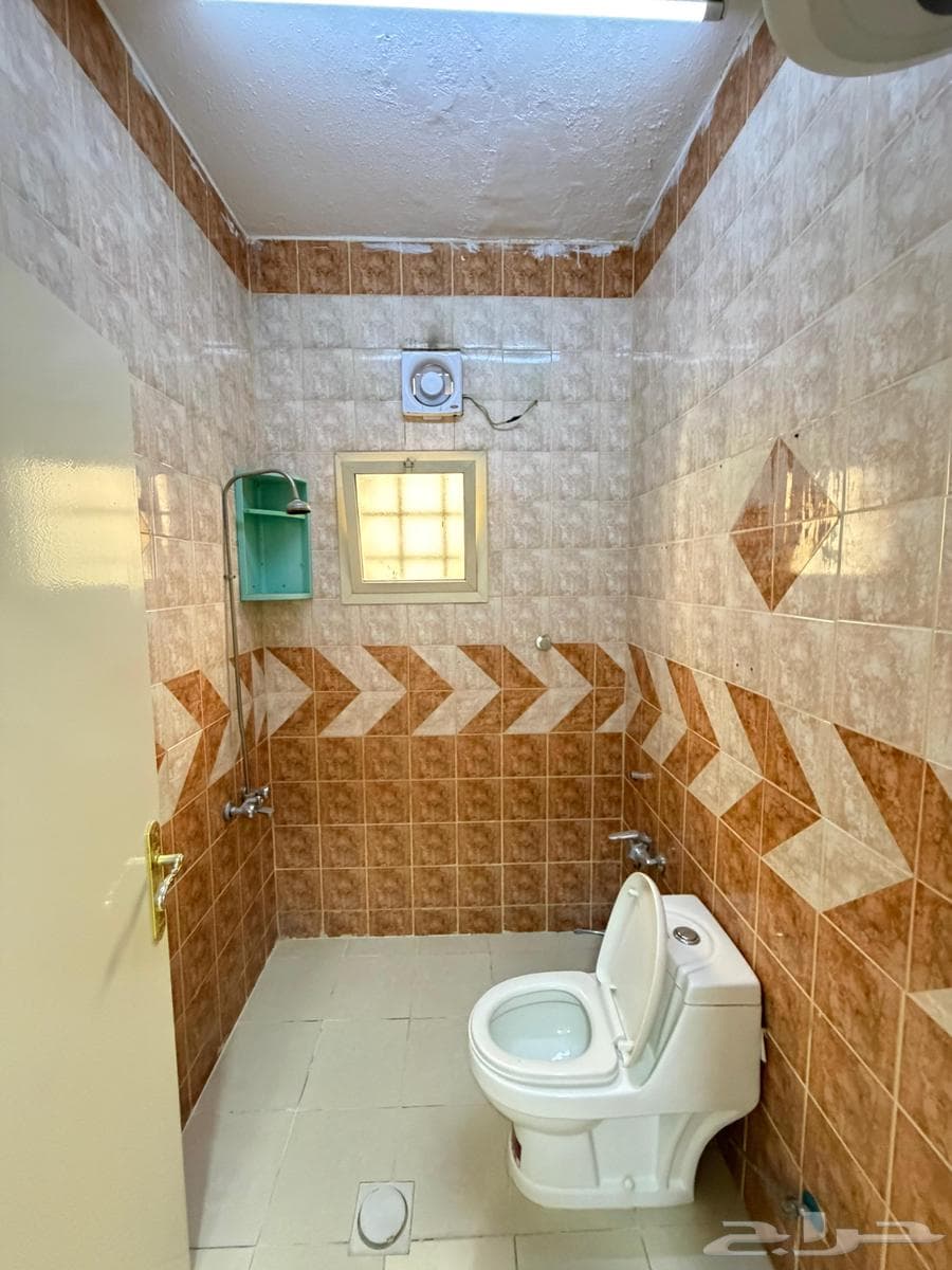 5 bedroom apartment in Al Yarmouk 12