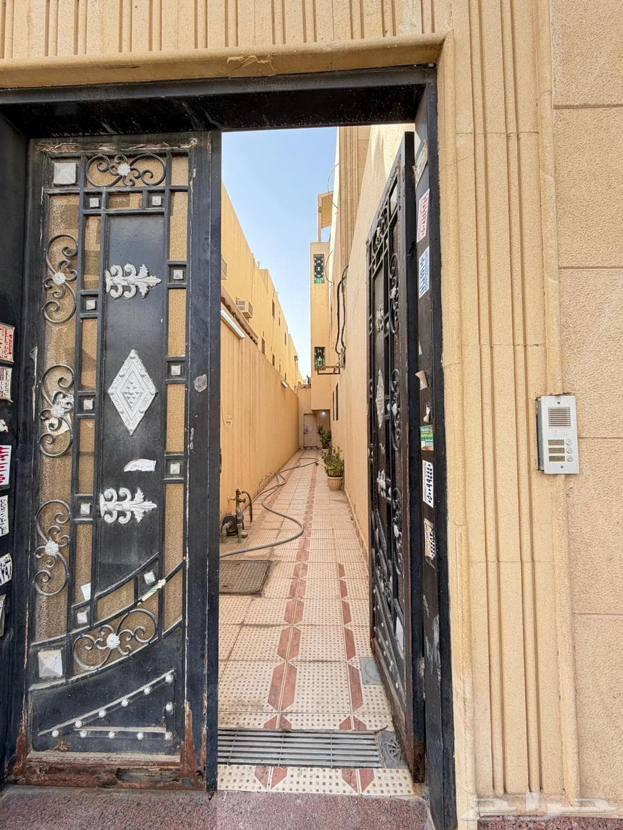 5 bedroom apartment in Al Yarmouk 8