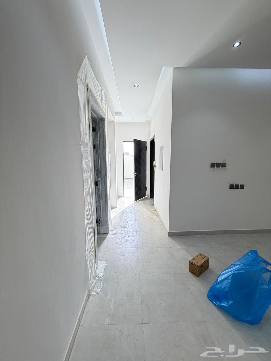 شقة 3 غرف في الرمال 4