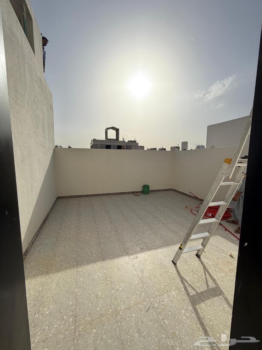 شقة 3 غرف في الرمال 5