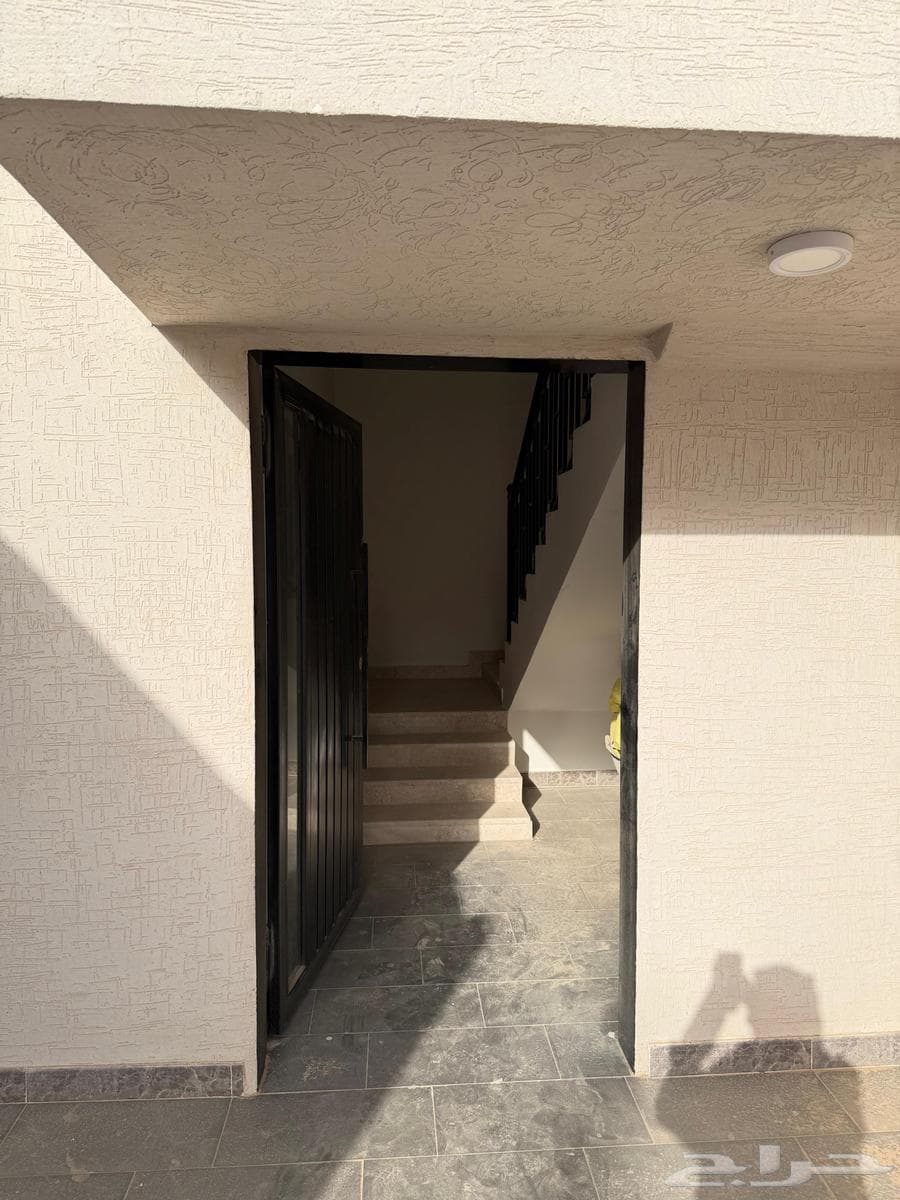 شقة 3 غرف في الرمال 9