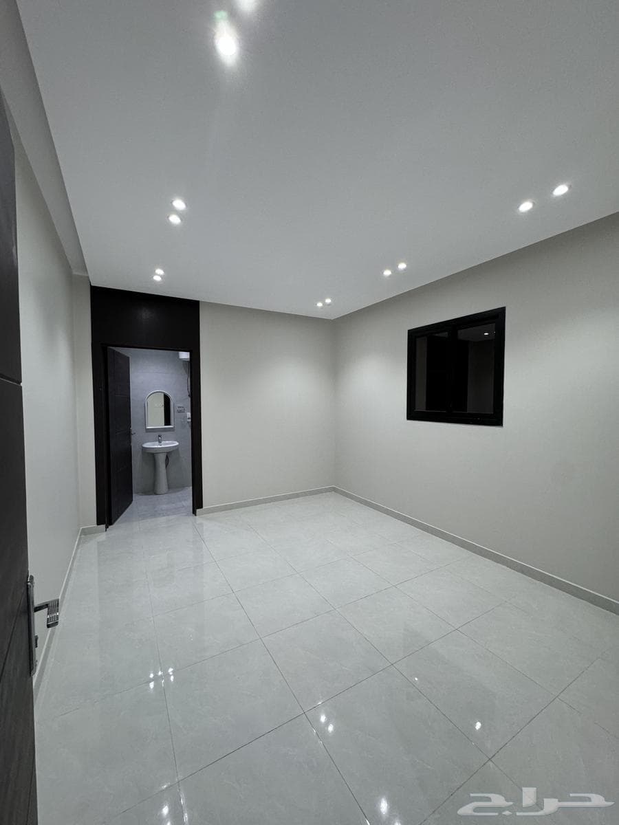 شقة 3 غرف في الرمال 1