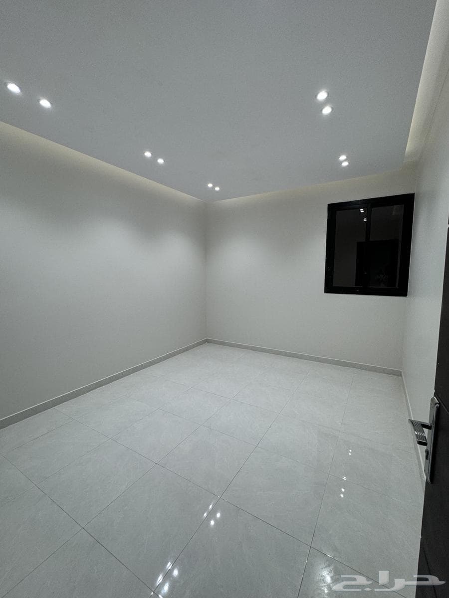 شقة 3 غرف في الرمال 3